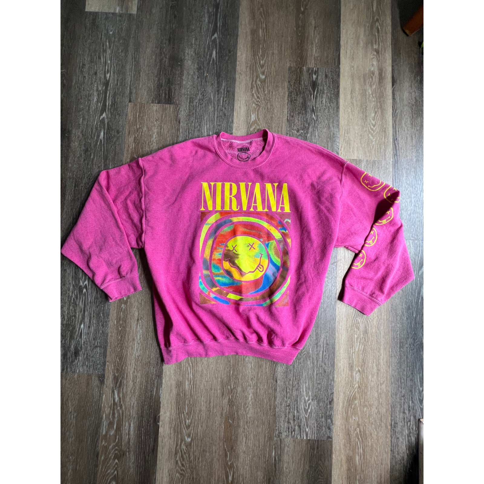 Nirvana Graphic Sweatshirt Womens S/M Pink Excellent Smiley Face Sleeve Print